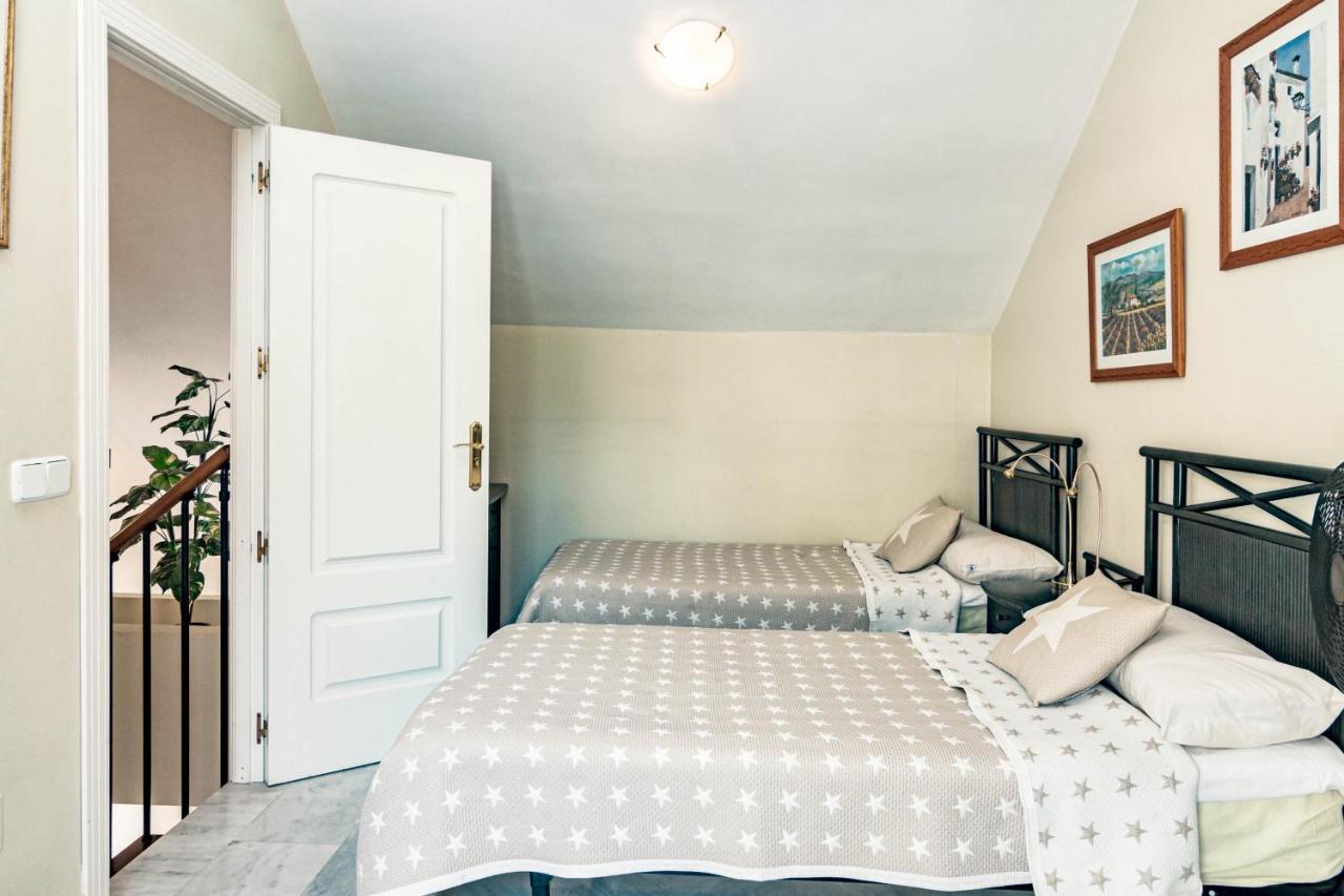 Spacious 2 Bedroom In Puerto Banus With A Private Terrace And Mountain Views * Marbella