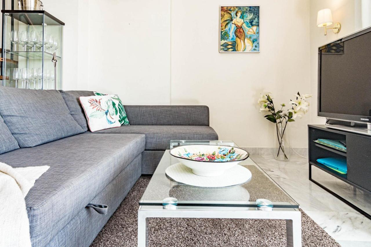 Spacious 2 Bedroom In Puerto Banus With A Private Terrace And Mountain Views *